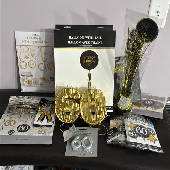 NWT 60th Birthday Party Decoration Kit